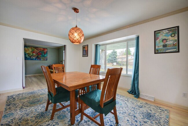 Foto del edificio - Large house with mountain views