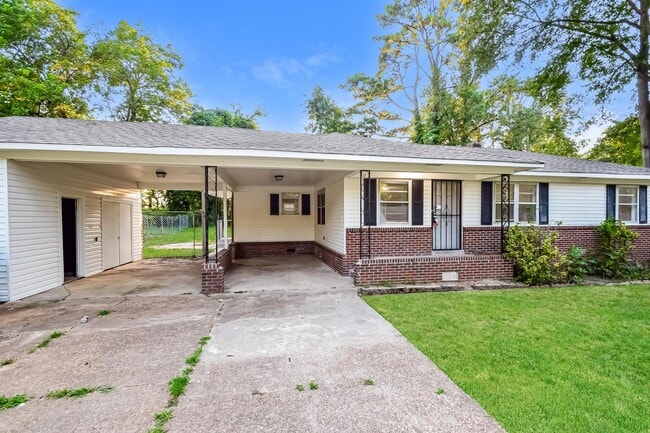 Foto del edificio - 5041 Davis Cove