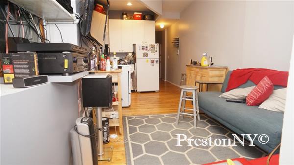 Primary Photo - 335 W 14th St