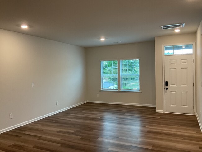 Building Photo - 430 Sagecroft Ln
