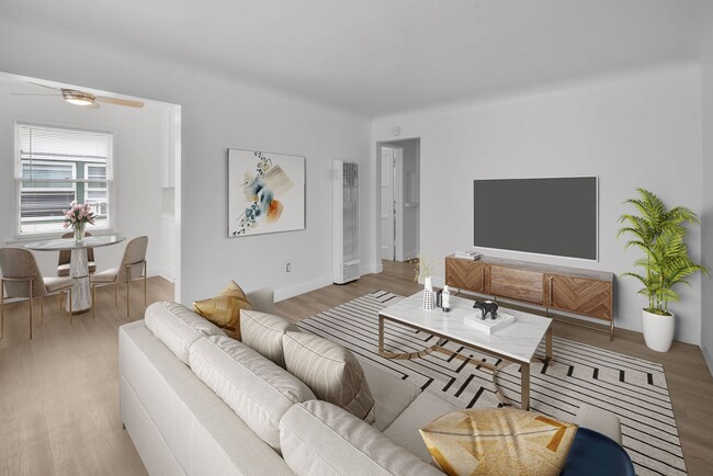 Building Photo - $1,000 off Move in Special- Newly Renovated Studio on 2nd Street- Alamitos Beach