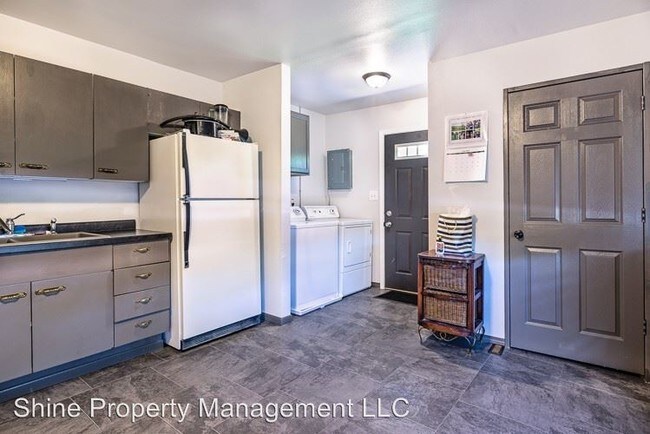 Building Photo - 3 br, 1 bath House - 1209 Racine Street