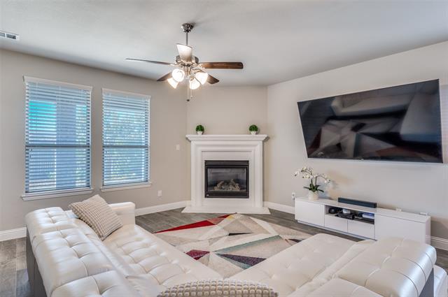 Foto del edificio - 15583 Carnoustie Ln