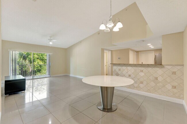 Foto del edificio - 5055 Wiles Rd