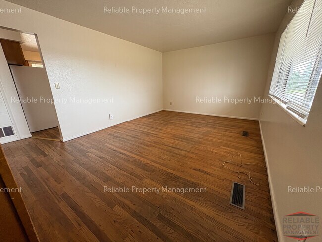 Foto del edificio - 2650 E 17th St
