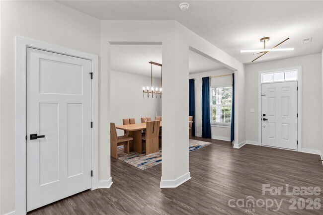 Foto del edificio - 14321 Sunnyhill Grove Rd
