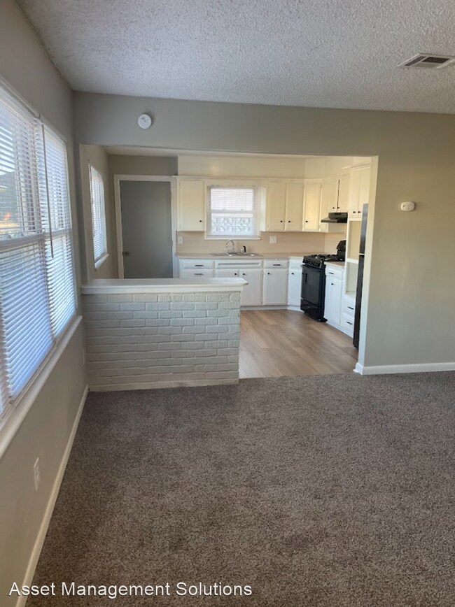 Foto del edificio - 4 br, 1.5 bath House - 2800 SW 62nd St.