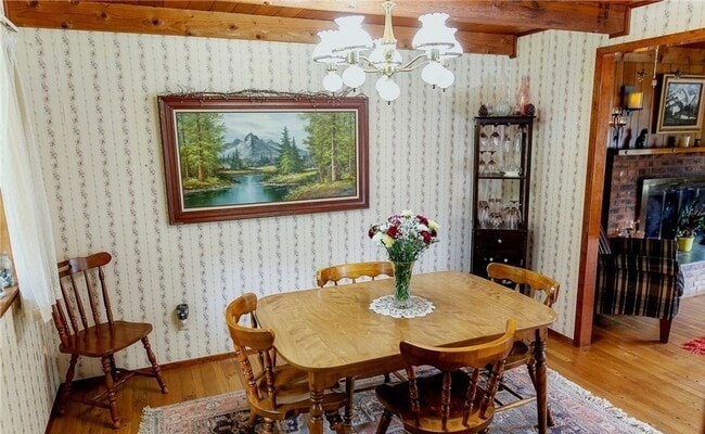 Building Photo - Gorgeous 5-Bed, 2-Bath Two Story Home in T...