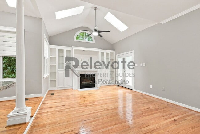 Building Photo - 6000 Sedgefield Rd