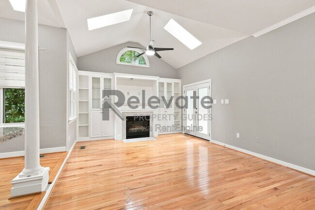Foto del edificio - 6000 Sedgefield Rd