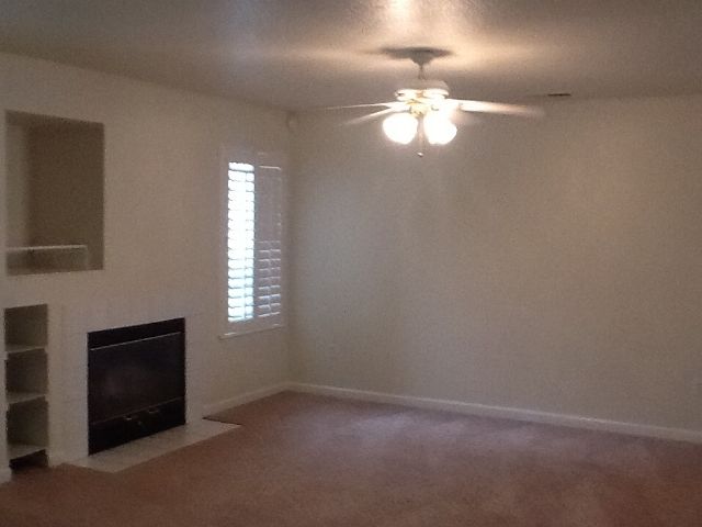 Building Photo - 2758 Spring Hill Dr