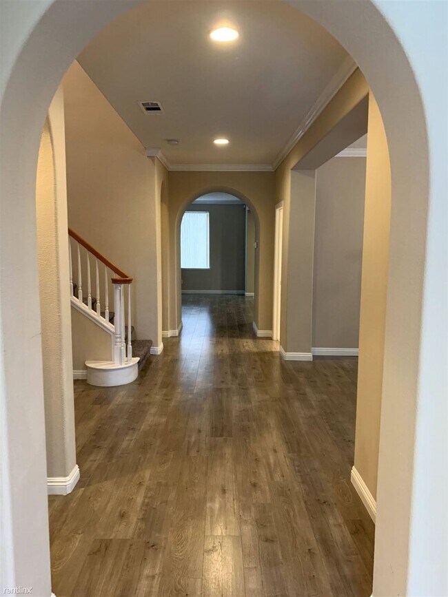 Foto del edificio - 5 br, 4.5 bath House - 13359 Breton Ct