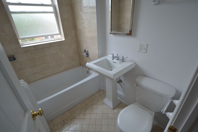 Foto del edificio - 4427 N Rockwell St