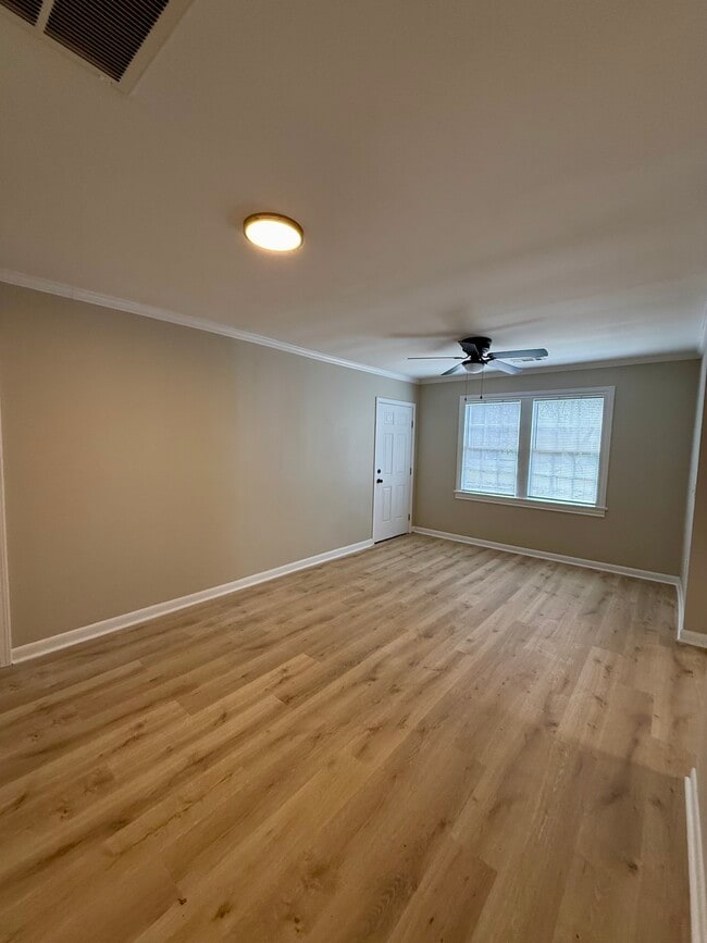 Photo - 135 King St House