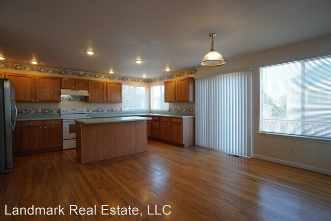 Foto del edificio - 3 br, 3 bath House - 6118 Oakwood Boulevard