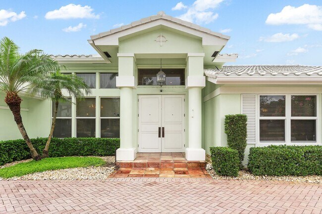 Building Photo - 1356 Thatch Palm Dr