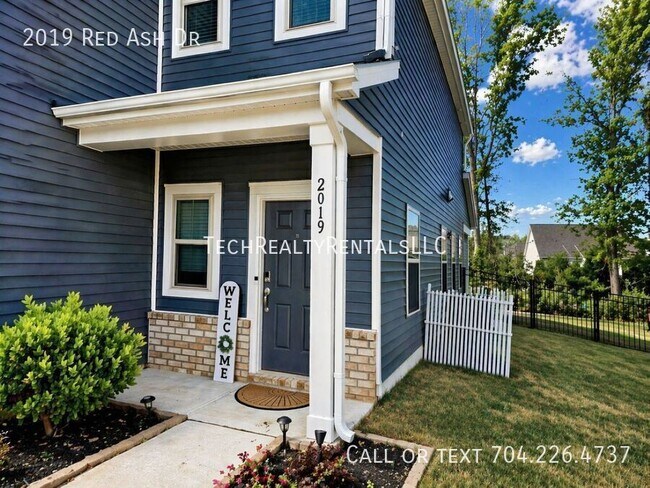 Building Photo - 2019 Red Ash Dr