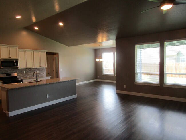 Building Photo - 5299 N Zamora Way