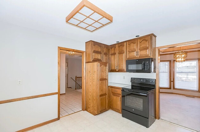 Building Photo - 6215 NW 65th St