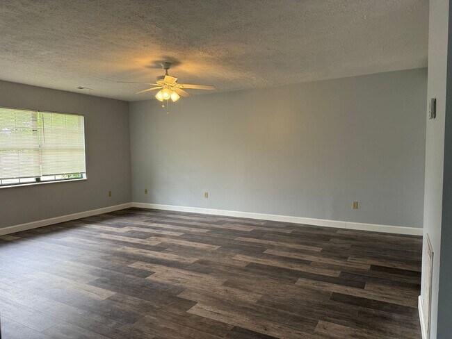 Foto del edificio - Charming 2 Bedroom, 1 Bath Duplex in Maryv...