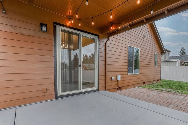Building Photo - Updated 3 Bedroom 2 Bathroom Home in Battl...