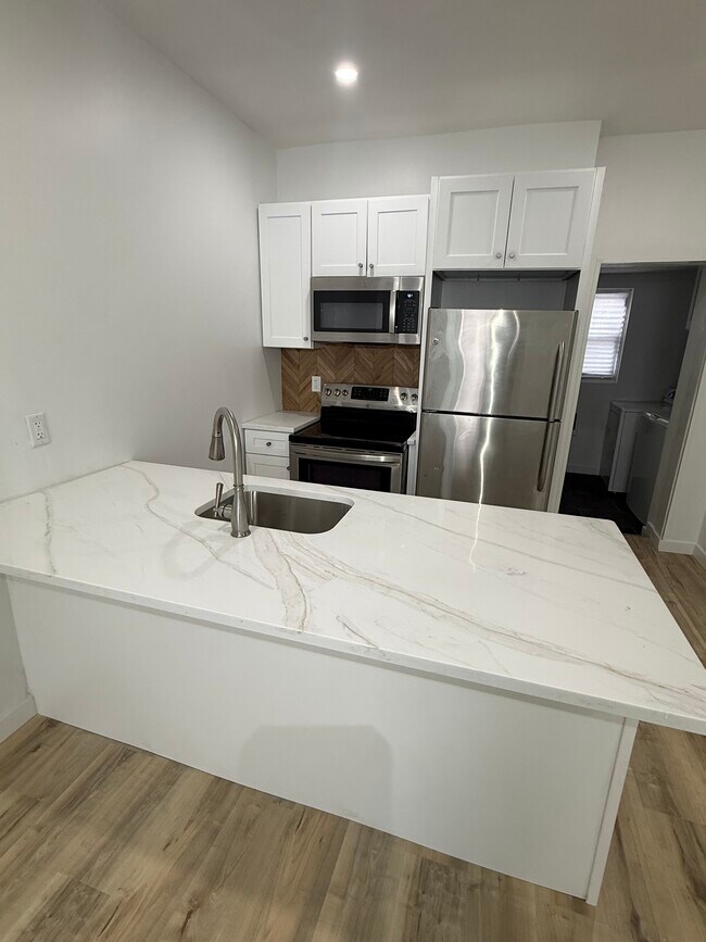 Foto del edificio - 2808 N Taylor St