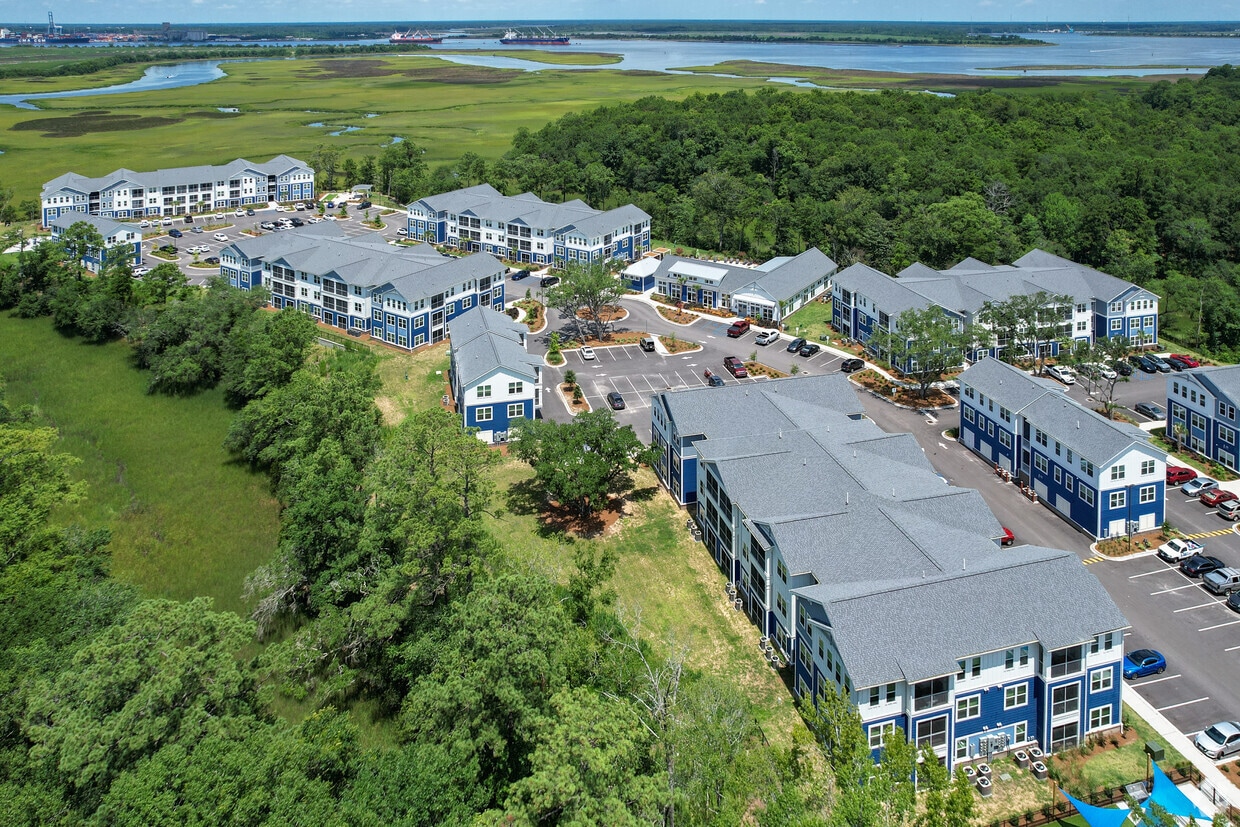 Overlook Point Apartments in Charleston, SC