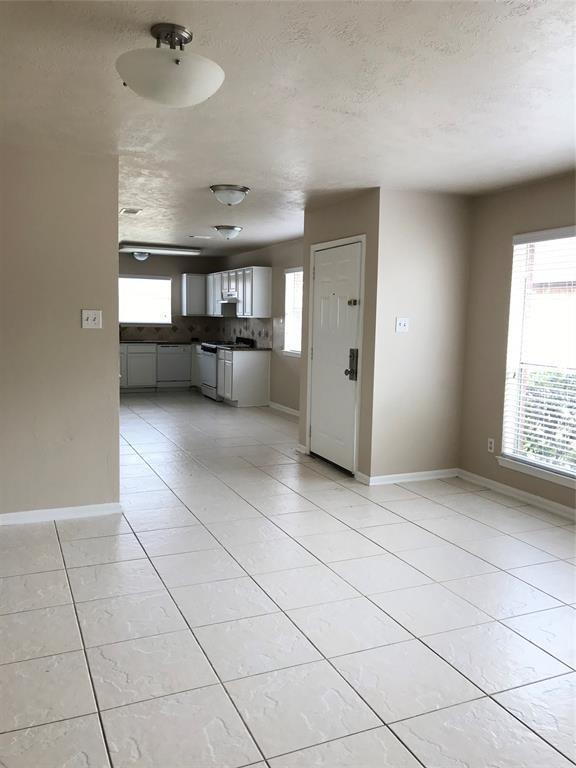 Foto del edificio - 9723 Youngcrest Dr
