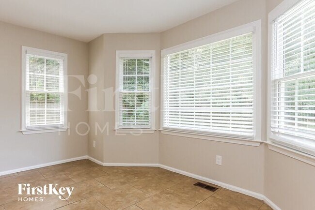 Foto del edificio - 199 Lakeview Ln
