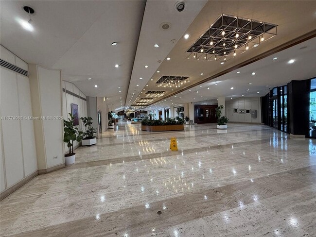 Foto del edificio - 801 Brickell Bay Dr