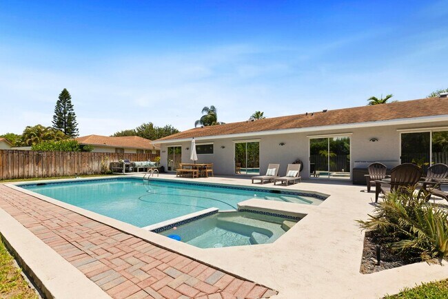 Foto del edificio - 4114 Bay Laurel Way