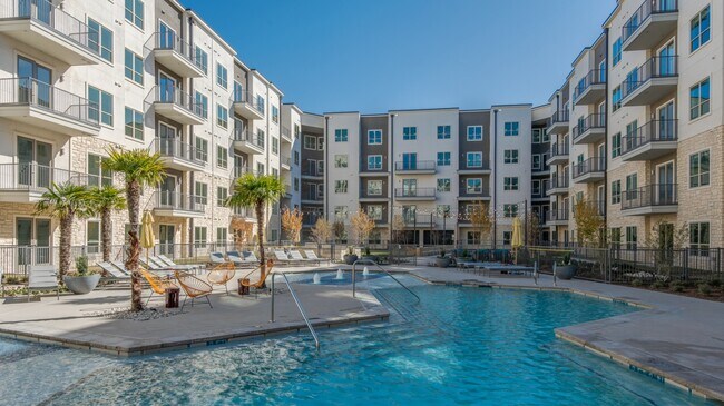 Foto del edificio - 555 Promenade Pkwy