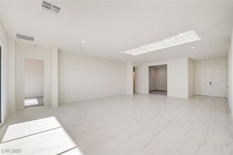 Building Photo - 555 Jerry Bird Ct