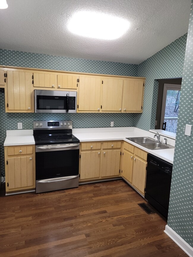 Cocina - 7016 Cedar Rd