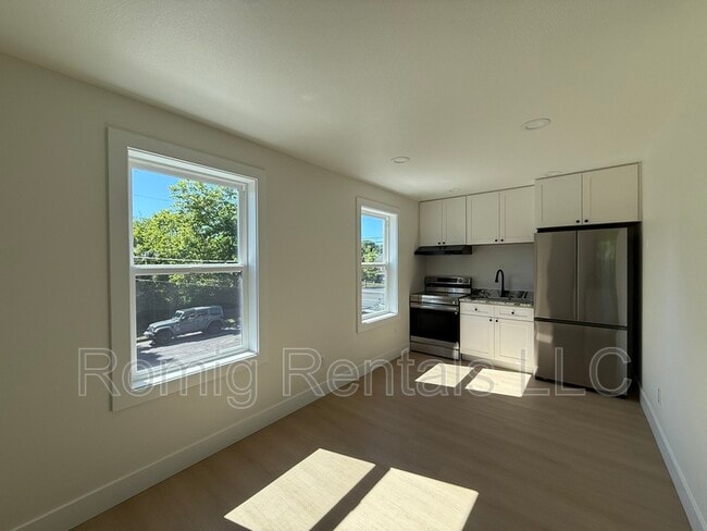 Building Photo - 2111 E Mill Plain Blvd