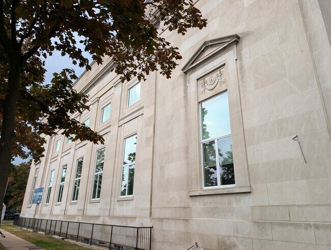 Foto del edificio - 1453 Maple Ave