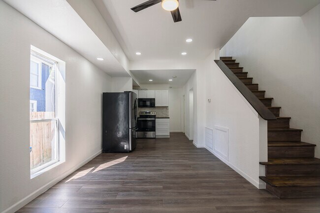 Foto del edificio - 374 N Holmes Ave