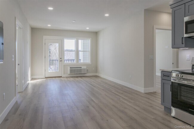 Foto del edificio - 124 S Main St