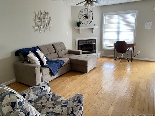 Foto del edificio - 421 Cityview Ln