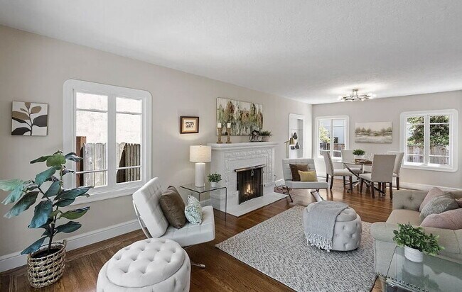 Foto del edificio - NO HOA!!!  This 1 bedroom 1 bathroom split...