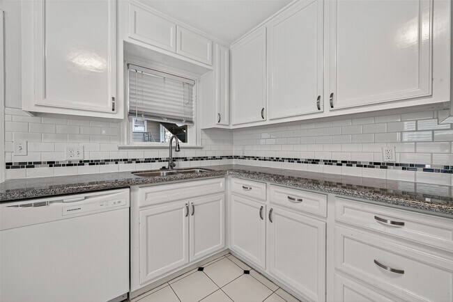 Foto del edificio - 2328 McClendon St