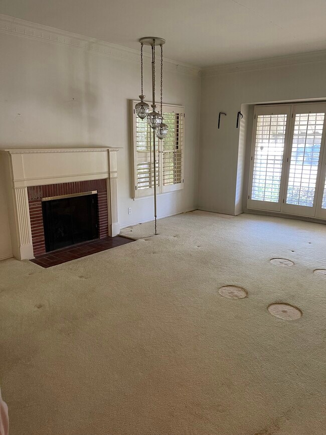 Building Photo - 9607 Cresta Dr