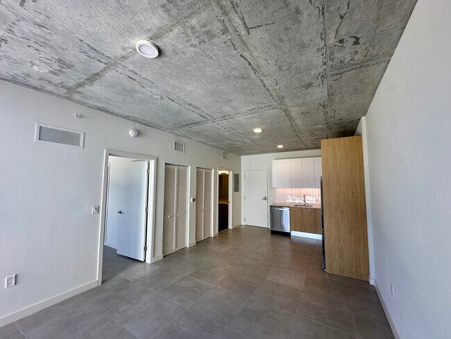 Foto del edificio - 230 NW 32nd St