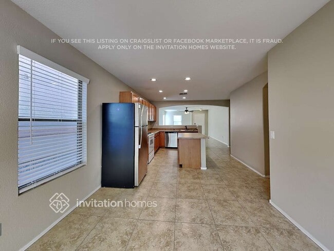 Building Photo - 8852 E Plana Ave