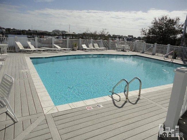 Building Photo - 211 Silver Sloop Way