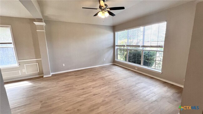 Building Photo - 2149 Modoc Dr