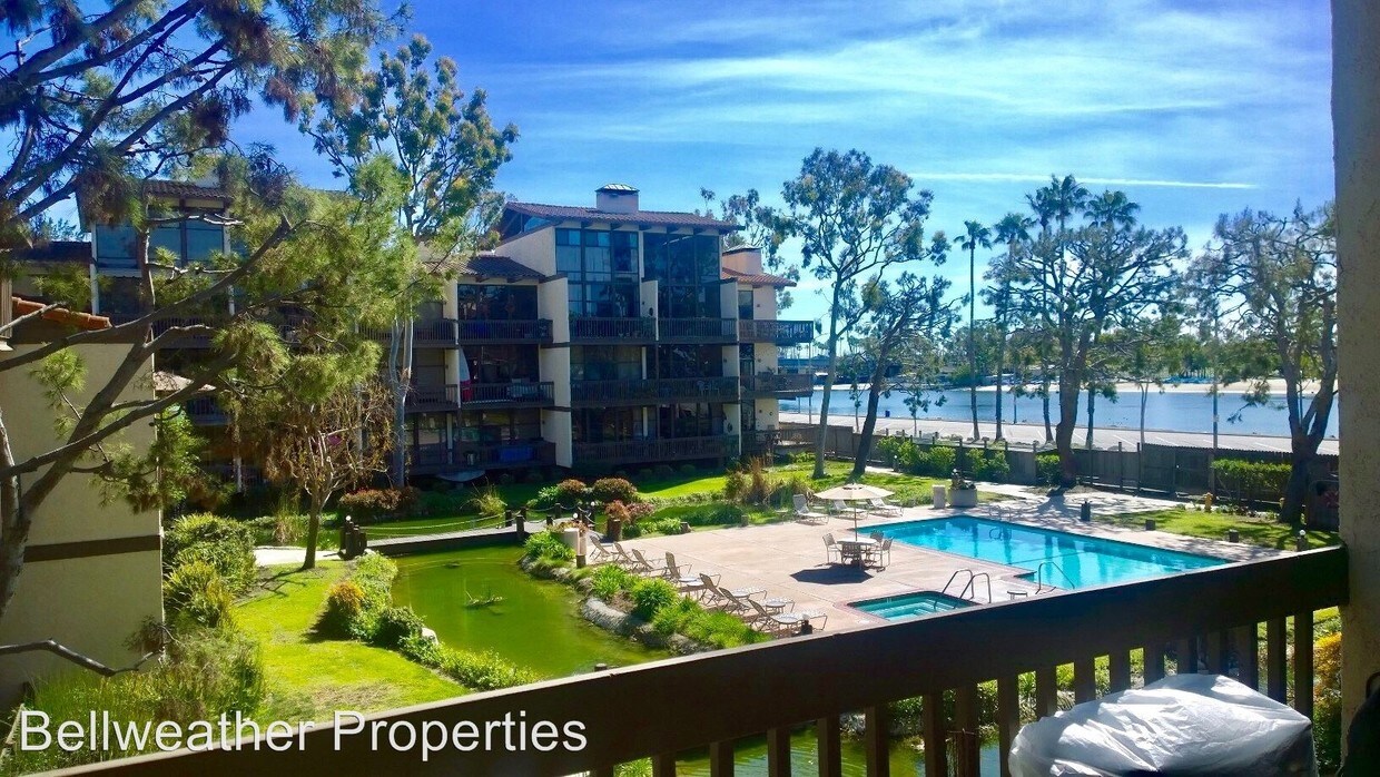 Primary Photo - 6204 Marina Pacifica Dr S