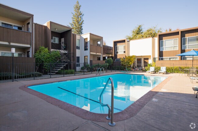 Piscina - Walnut Avenue Apartments