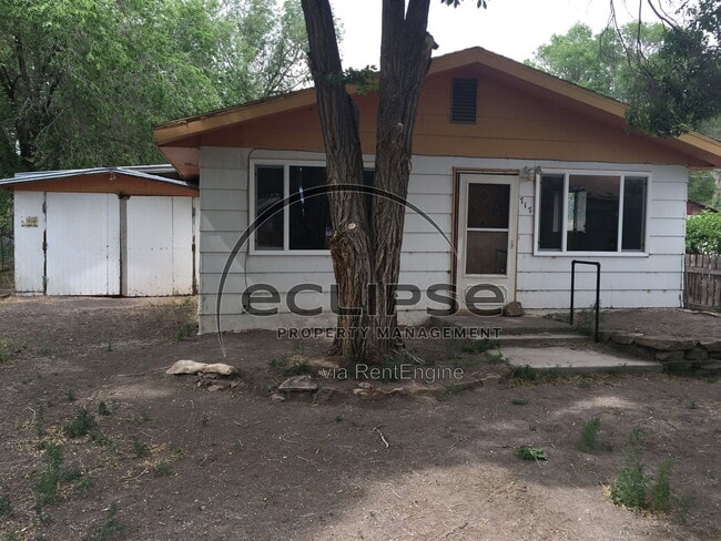 Building Photo - 717 10th St