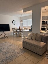 Building Photo - 1100 NE 1st Ct